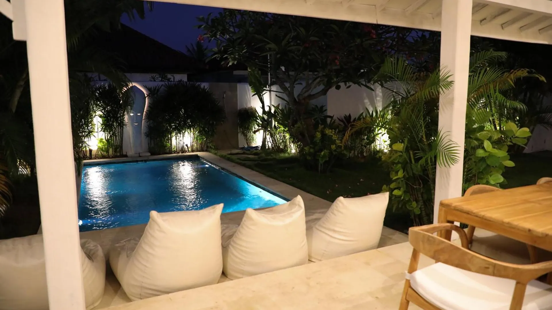 Villa Tom & Lucie Bingin Beach Uluwatu  Uluwatu (Bali)
